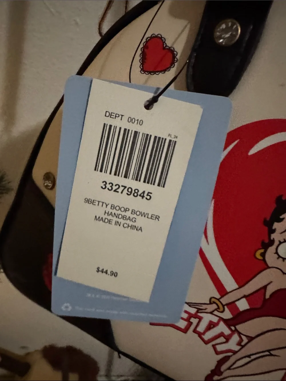 Betty Boop Cream Crossbody Bag with Red Heart and Black Trim - Picture 2 of 6